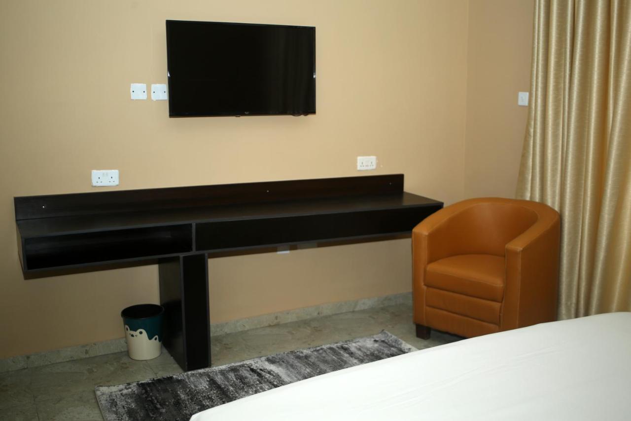 Hotel Capitol Ikeja Exterior foto