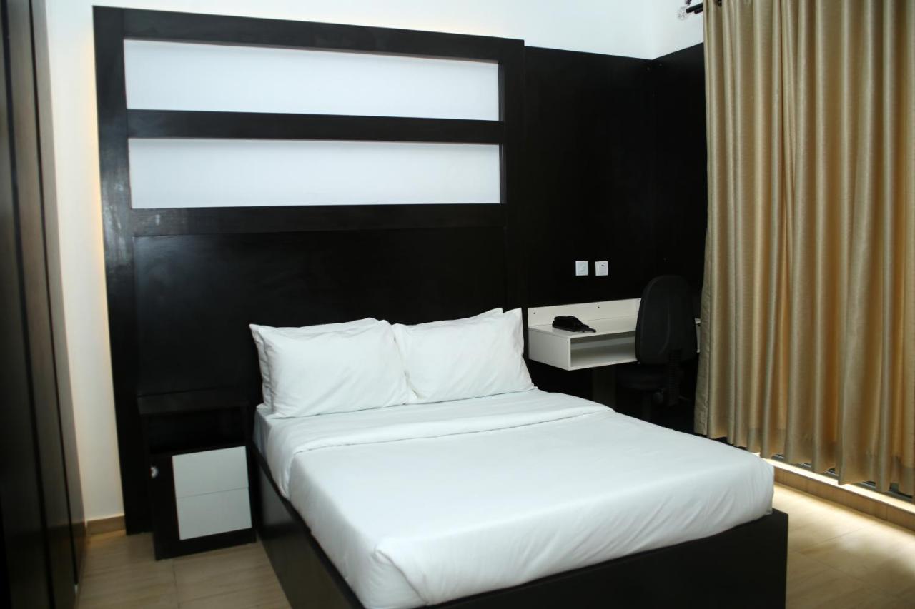 Hotel Capitol Ikeja Exterior foto