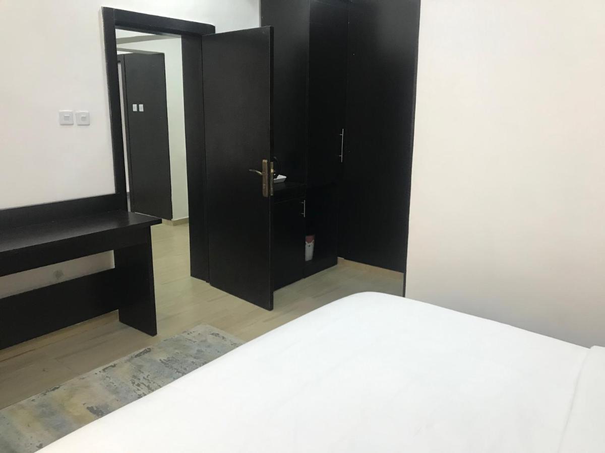 Hotel Capitol Ikeja Exterior foto