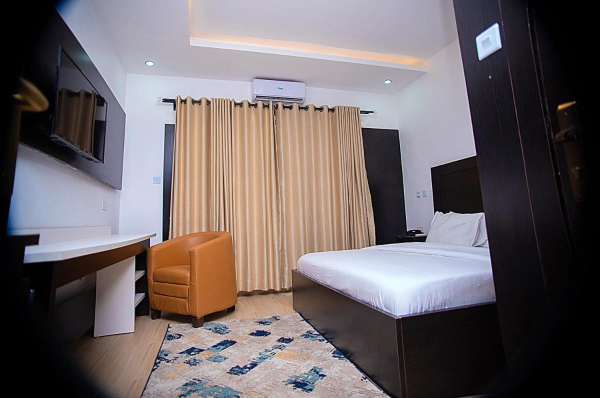Hotel Capitol Ikeja Exterior foto