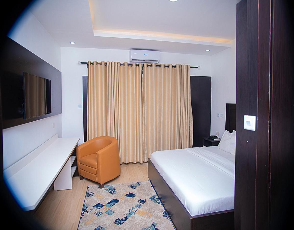 Hotel Capitol Ikeja Exterior foto