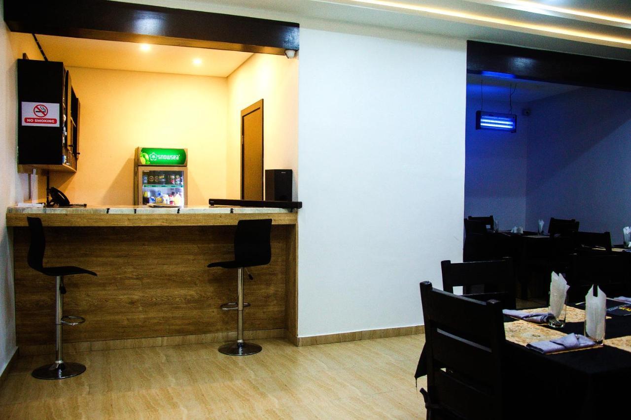 Hotel Capitol Ikeja Exterior foto