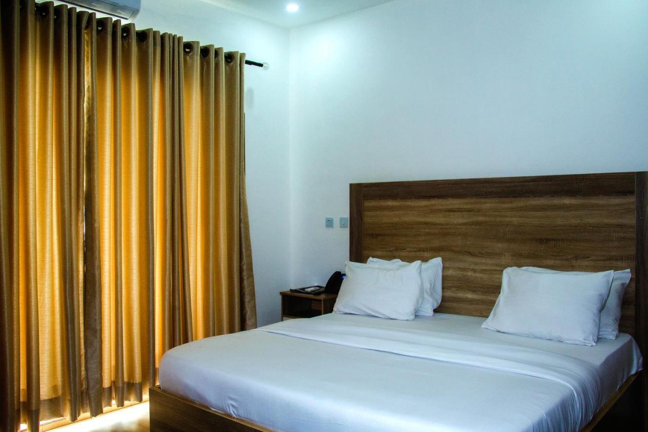 Hotel Capitol Ikeja Exterior foto
