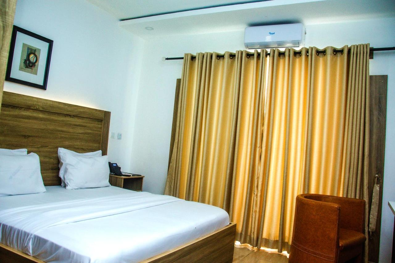 Hotel Capitol Ikeja Exterior foto
